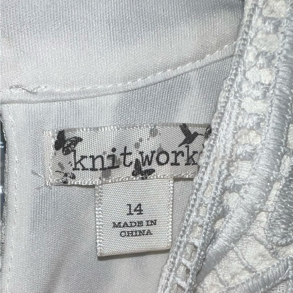 Girls lace halter dress. - Picture 3 of 3